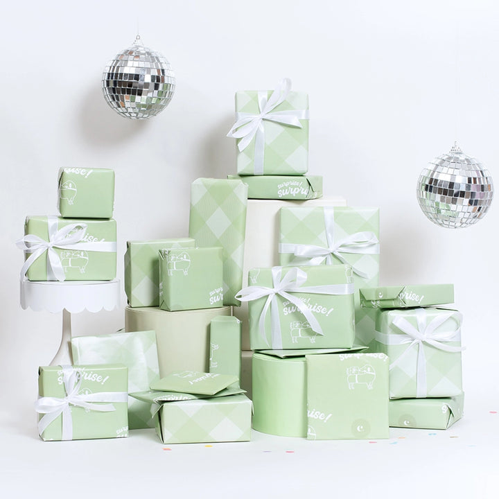 Green Surprise Gift Wrapping Paper Set