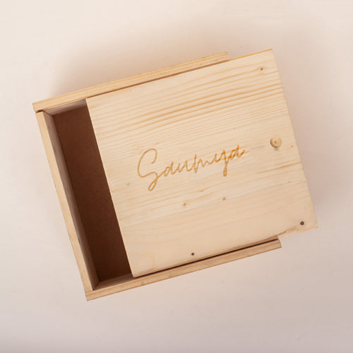 Confetti-Gifts-Personalized-Pine-Wood-Box